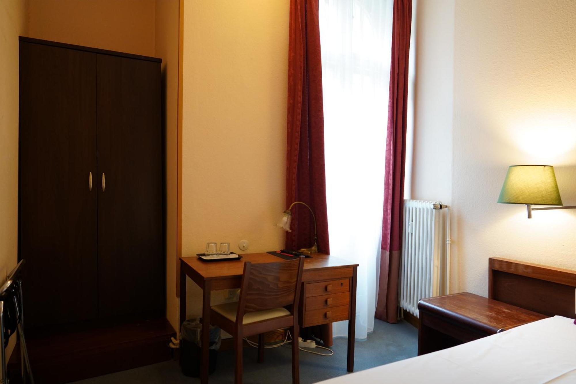 Hotel Pension Xantener Eck Berlin Luaran gambar
